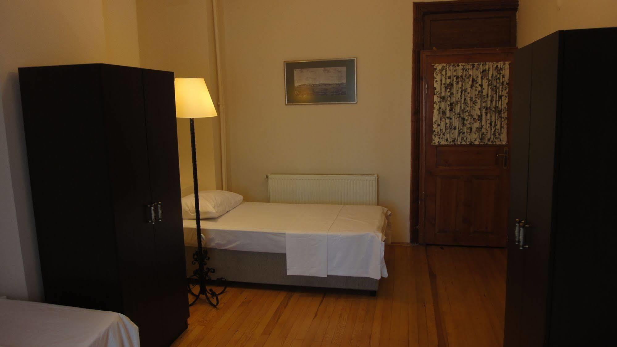 Auberge de jeunesse Veni Vidi Dormi à Istambul Extérieur photo